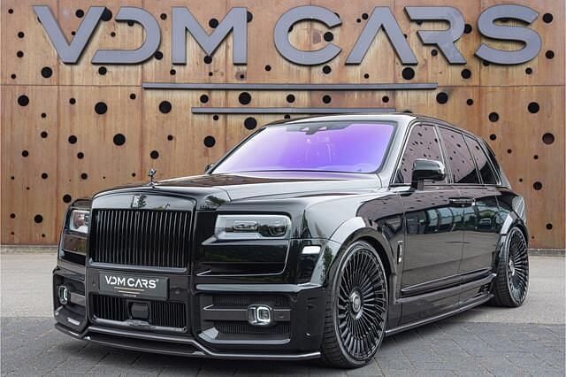 Zwart (metallic) Gebruikt 2022 Rolls Royce Cullinan SUV | € 475.000 - Afbeelding 1/4