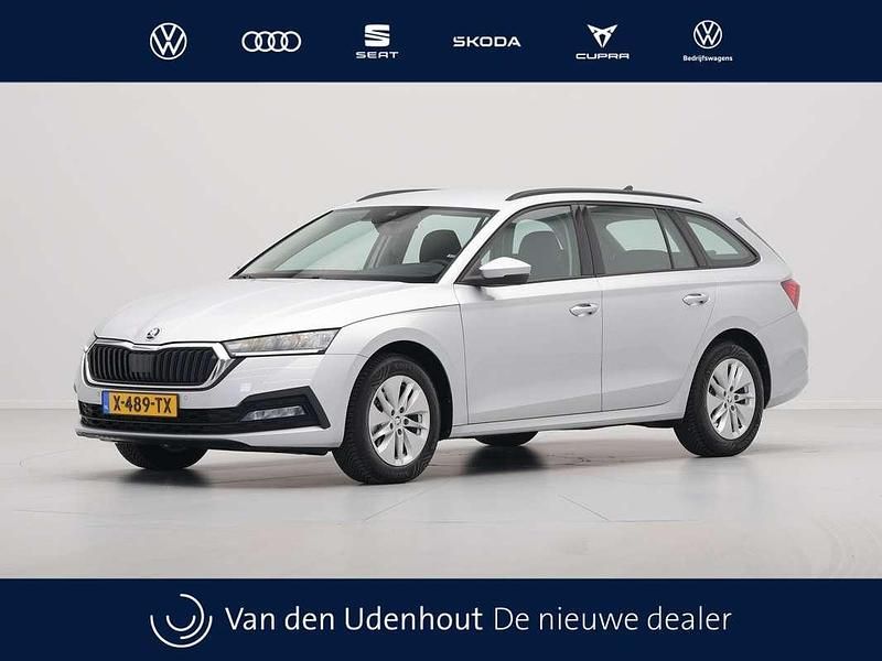 Grijs, metallic lak Gebruikt 2024 Skoda Octavia Business Line Stationwagen | € 27.440 (Goede deal) - Afbeelding 1/4