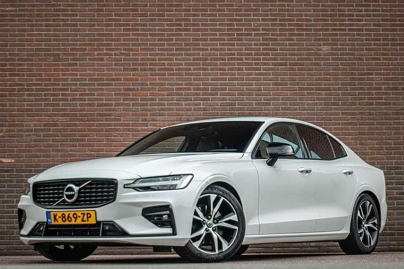 Wit (parellak) Gebruikt 2021 Volvo S60 R-Design Sedan | € 28.950 (Super prijs) - Afbeelding 1/3