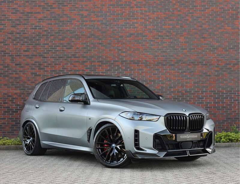 Grijs Gebruikt 2024 BMW X5 M Performance SUV | € 127.450 - Afbeelding 1/4