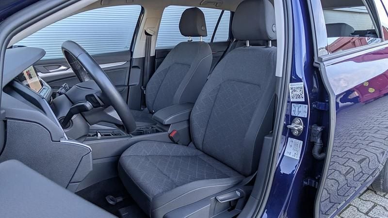 Occasion VW Golf VIII Life 110 PK (80 kW) 2023 Blauw Stationwagen