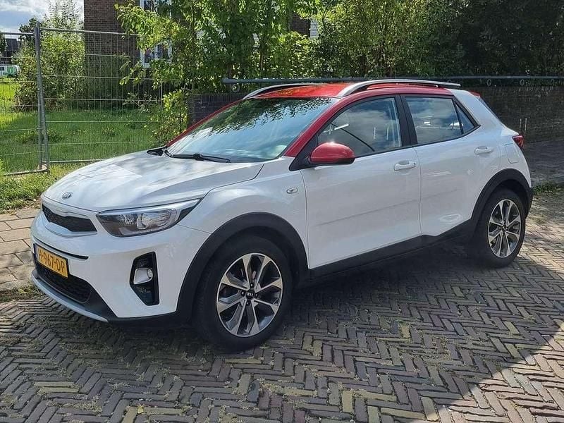 Wit Gebruikt 2020 Kia Stonic SUV | € 15.495 (Eerlijke prijs) - Afbeelding 1/4