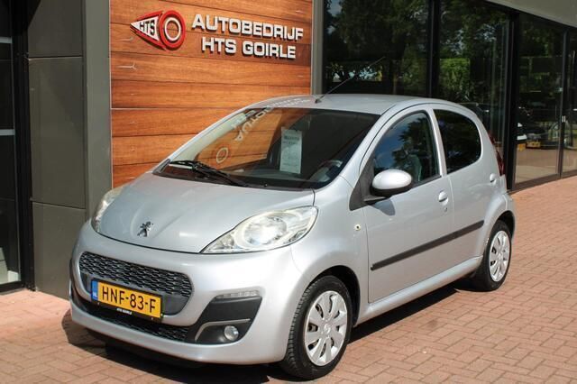Grijs Gebruikt 2012 Peugeot 107 Hatchback | € 5.895 (Eerlijke prijs) - Afbeelding 1/4