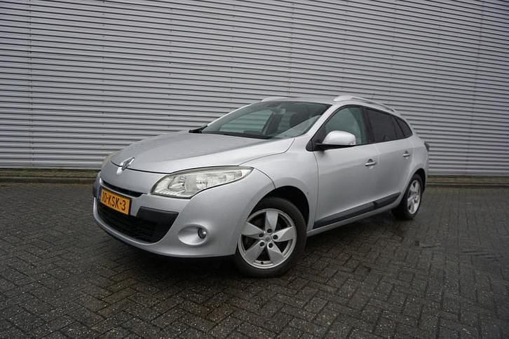 Gebruikt 2010 Renault Mégane III Dynamique Stationwagen | € 3.750 (Eerlijke prijs) - Afbeelding 1/4