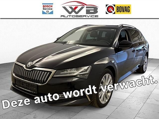 Zwart Occasion 2022 Skoda Superb SportLine Stationwagen | € 24.995 (Goede deal) - Afbeelding 1/3