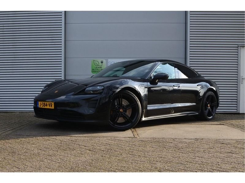 Zwart Gebruikt 2020 Porsche Taycan 4S Performance Package Sedan | € 79.999 - Afbeelding 1/4