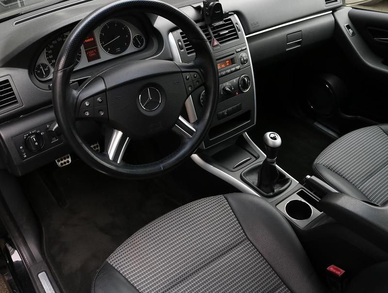 Occasion Mercedes B200 136 PK (100 kW) 2008 Zwart MPV