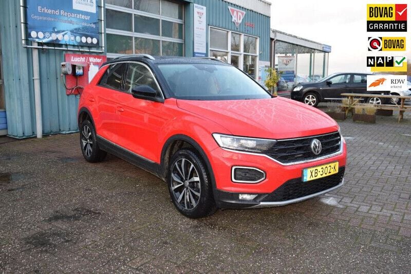 Rood Gebruikt 2018 VW T-Roc Style SUV | € 15.899 (Eerlijke prijs) - Afbeelding 1/4