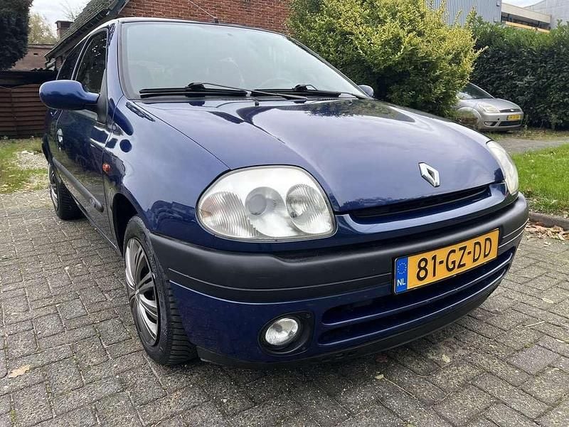 Blauw Gebruikt 2001 Renault Clio II Hatchback | € 499 (Goede deal) - Afbeelding 1/4