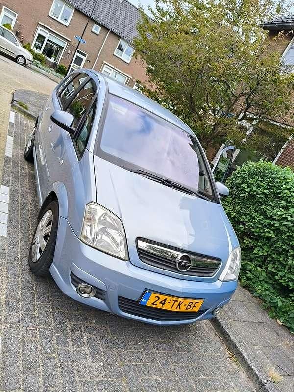 Zilver Gebruikt 2006 Opel Meriva Cosmo MPV | € 1.750 (Goede deal) - Afbeelding 1/4