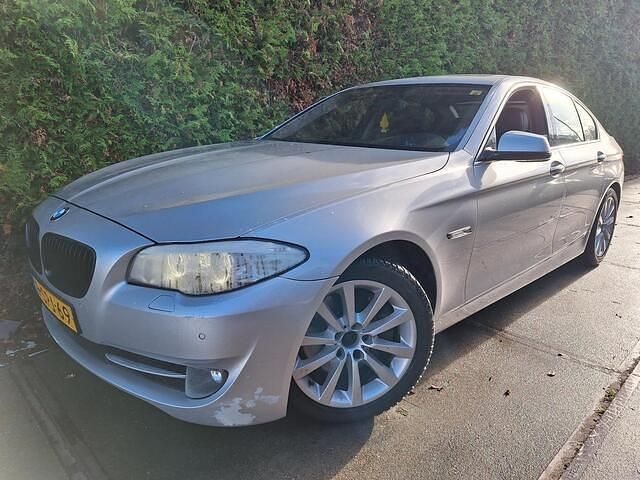 Grijs Gebruikt 2013 BMW 535 Executive Sedan | € 8.300 - Afbeelding 1/4