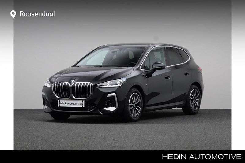 Zwart (metallic) Occasion 2023 BMW 220 M Sport Stationwagen | € 34.880 (Eerlijke prijs) - Afbeelding 1/4