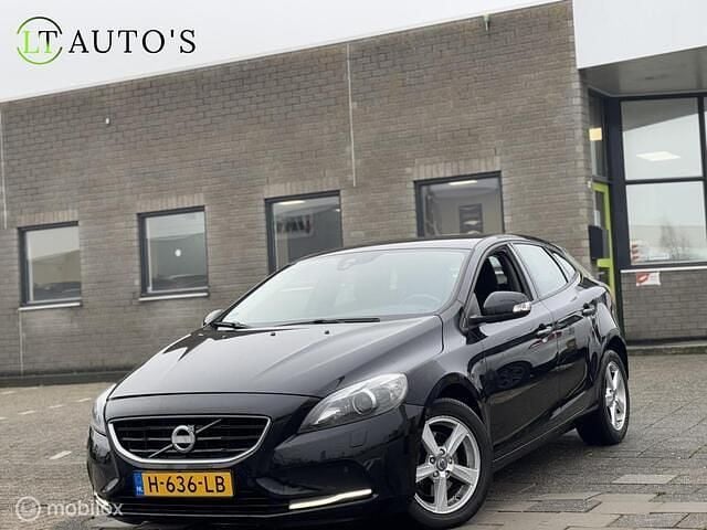 Zwart Gebruikt 2013 Volvo V40 Momentum Hatchback | € 7.999 (Goede deal) - Afbeelding 1/4