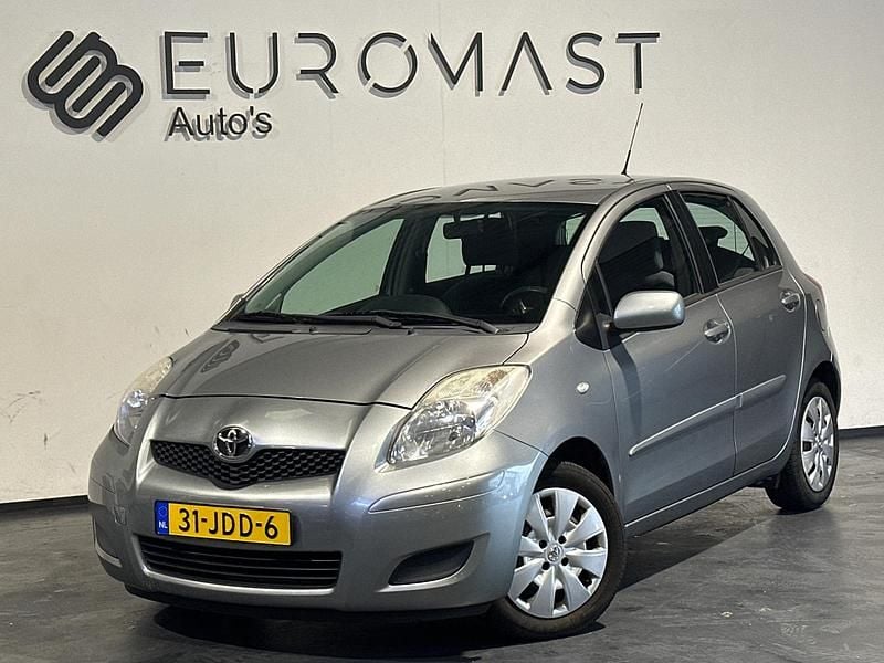 Grijs Occasion 2009 Toyota Yaris Hatchback | € 4.750 (Eerlijke prijs) - Afbeelding 1/4