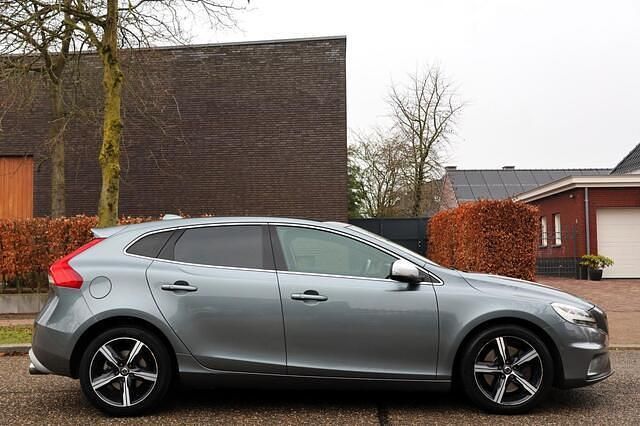 Occasion Volvo V40 153 PK (112 kW) 2020 Grijs Hatchback