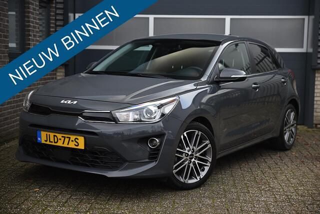 Grijs Occasion 2022 Kia Rio Hatchback | € 15.490 (Eerlijke prijs) - Afbeelding 1/4