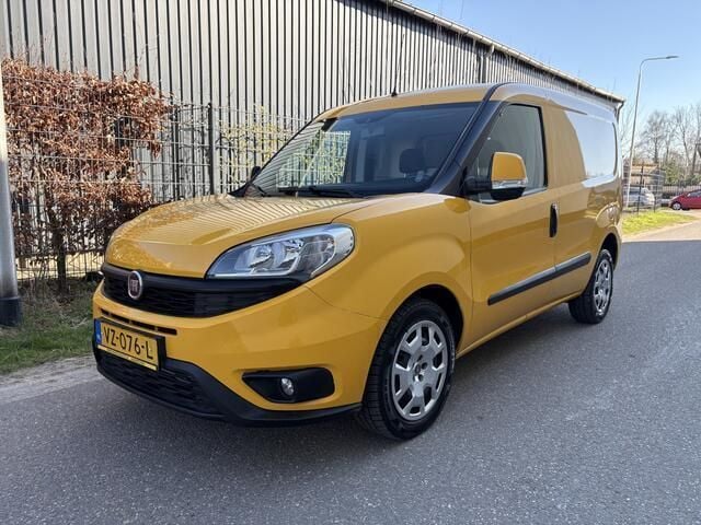 Geel Gebruikt 2016 Fiat Doblò MPV | € 7.999 (Goede deal) - Afbeelding 1/4