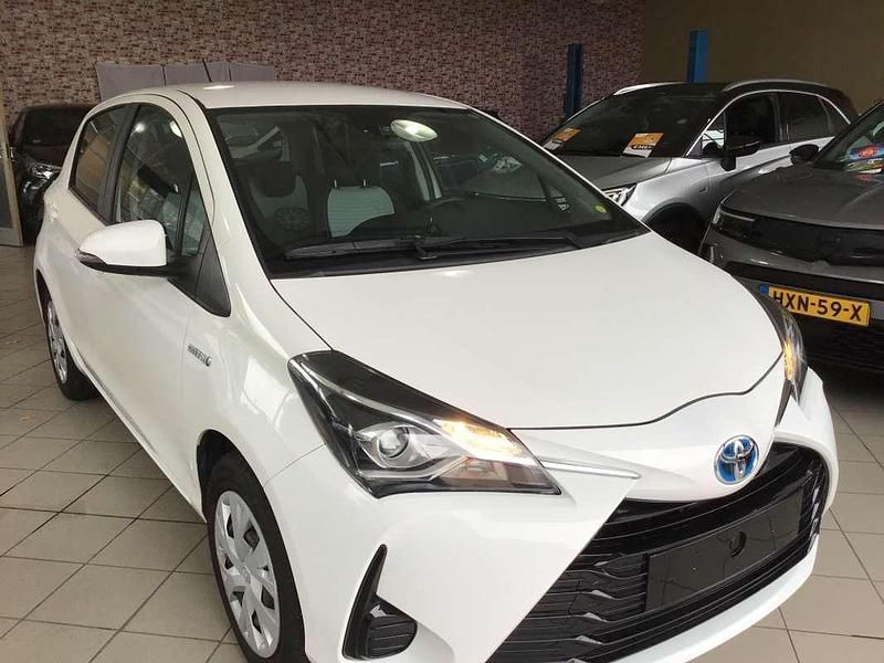 Occasion Toyota Yaris Hybrid 73 PK (53 kW) 2020 Wit Hatchback