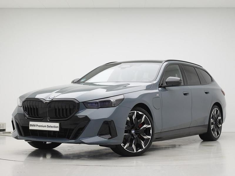 Occasion BMW 550e M Sport 313 PK (230 kW) 2025 Groen Stationwagen