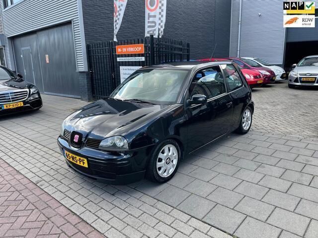 Zwart Gebruikt 2004 Seat Arosa Sport Hatchback | € 1.499 (Iets duurder) - Afbeelding 1/4