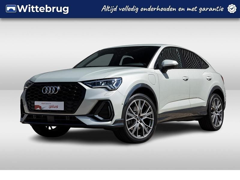 Grijs, metallic lak Gebruikt 2023 Audi Q3 Sportback Advanced SUV | € 44.950 (Iets duurder) - Afbeelding 1/3