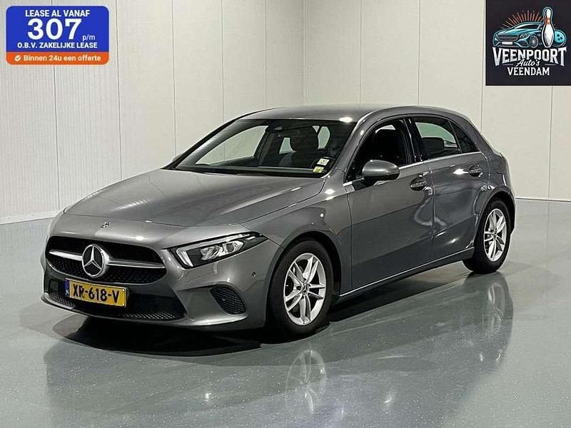 Grijs Gebruikt 2019 Mercedes A180 Premium Hatchback | € 18.940 (Super prijs) - Afbeelding 1/4