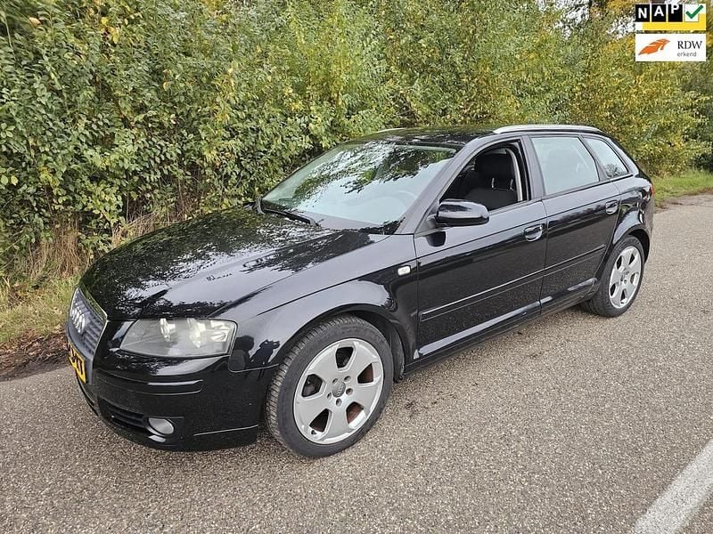Zwart Occasion 2007 Audi A3 Sportback Ambition Hatchback | € 6.750 (Goede deal) - Afbeelding 1/4