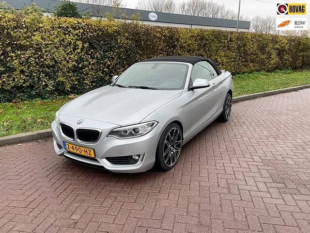Grijs Gebruikt 2016 BMW 220 Comfort Edition Cabriolet | € 15.950 (Goede deal) - Afbeelding 1/4