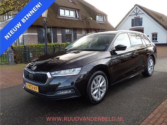 Zwart Gebruikt 2021 Skoda Octavia Business Line Stationwagen | € 17.900 (Eerlijke prijs) - Afbeelding 1/4