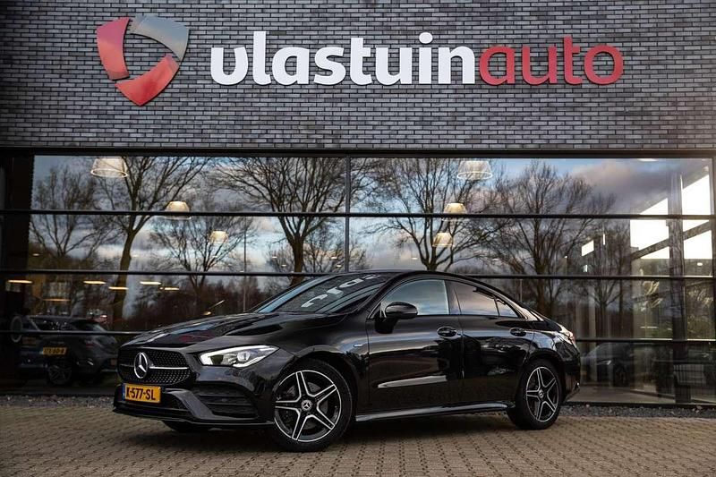 Zwart Occasion 2021 Mercedes CLA250e Business Sedan | € 30.950 (Goede deal) - Afbeelding 1/4