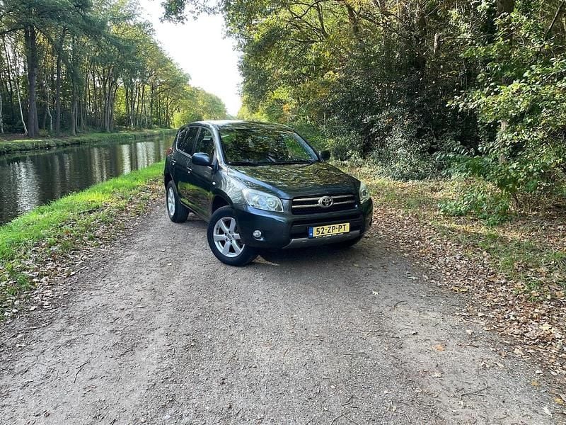 Grijs (metallic) Gebruikt 2008 Toyota RAV4 x-style SUV | € 7.500 (Eerlijke prijs) - Afbeelding 1/4