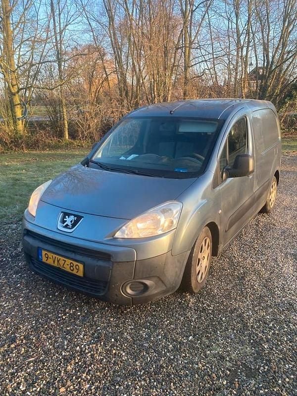 Gebruikt 2011 Peugeot Partner MPV | € 1.500 (Goede deal) - Afbeelding 1/1