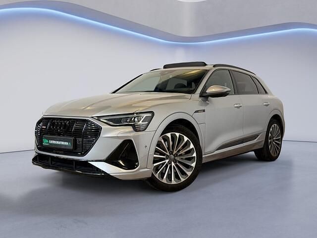 Grijs Gebruikt 2020 Audi e-tron S-Line SUV | € 27.944 (Eerlijke prijs) - Afbeelding 1/4