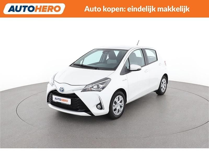 Wit Occasion 2020 Toyota Yaris Hybrid Business Edition Hatchback | € 14.449 (Super prijs) - Afbeelding 1/4
