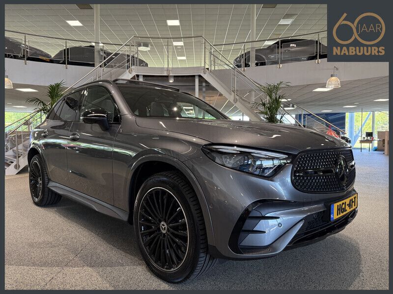 Grijs Gebruikt 2023 Mercedes GLC400d AMG SUV | € 71.450 (Eerlijke prijs) - Afbeelding 1/4