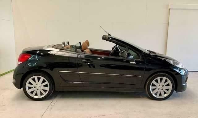 Occasion Peugeot 207 110 PK (80 kW) 2013 Zwart Cabriolet
