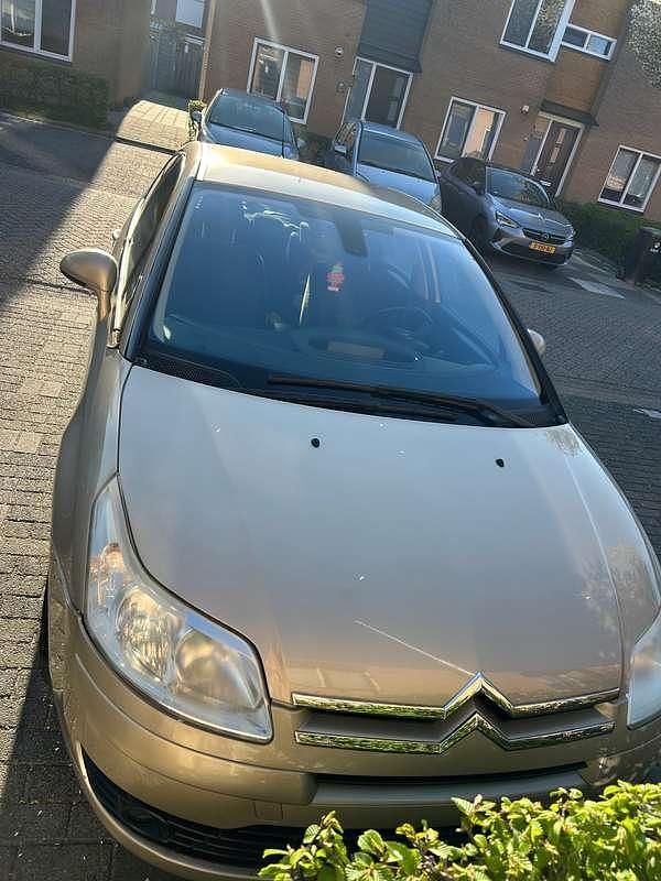 Goud Gebruikt 2006 Citroën C4 Hatchback | € 450 (Super prijs) - Afbeelding 1/4