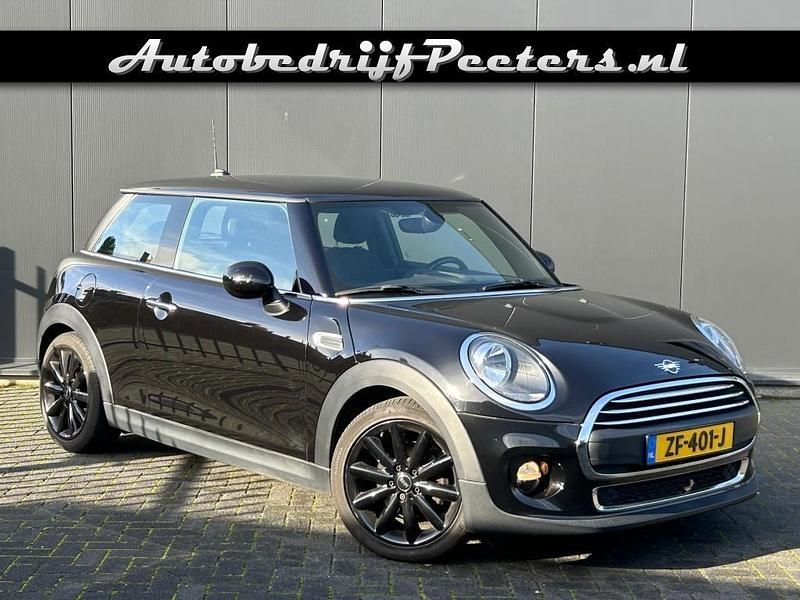 Zwart Gebruikt 2019 Mini ONE Pepper Hatchback | € 14.950 (Eerlijke prijs) - Afbeelding 1/2