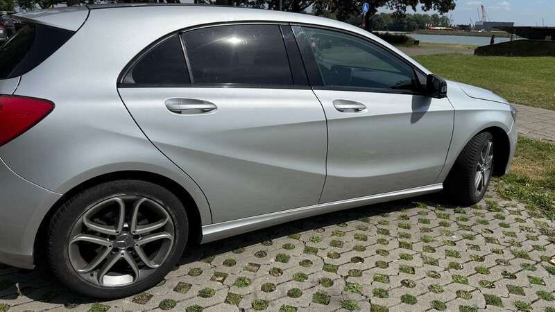 Zilver Gebruikt 2013 Mercedes A180 Ambition Hatchback | € 9.995 (Eerlijke prijs) - Afbeelding 1/4