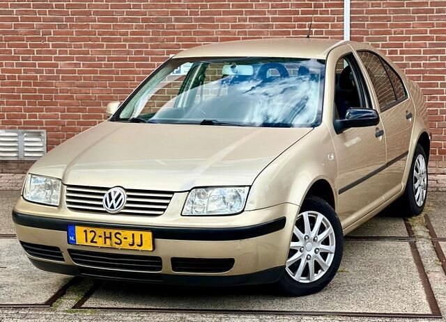 Beige Gebruikt 2002 VW Bora Sedan | € 2.450 (Iets duurder) - Afbeelding 1/4
