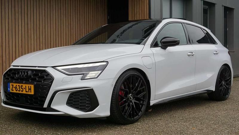 Occasion Audi A3 Sportback e-tron Competition 245 PK (180 kW) 2021 Wit Hatchback