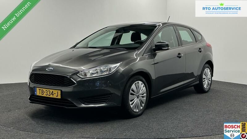 Grijs Gebruikt 2018 Ford Focus Business Edition Hatchback | € 10.600 (Super prijs) - Afbeelding 1/4