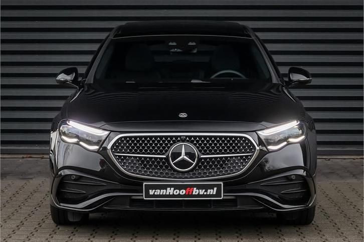 Occasion Mercedes E220 AMG line 220 PK (161 kW) 2025 Zwart (metallic) Stationwagen