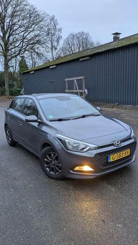 Grijs Gebruikt 2018 Hyundai i20 Hatchback | € 7.950 (Eerlijke prijs) - Afbeelding 1/4