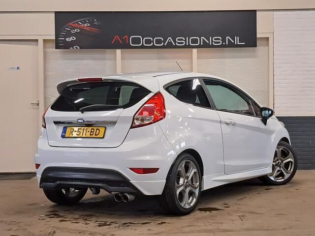 Occasion Ford Fiesta Titanium 101 PK (74 kW) 2014 Wit Hatchback