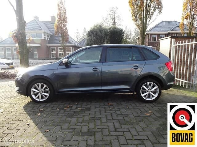 Grijs Gebruikt 2014 Skoda Rapid Ambition Hatchback | € 4.745 (Goede deal) - Afbeelding 1/4