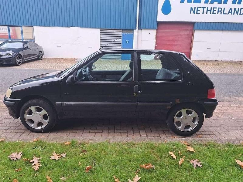 Zwart Gebruikt 1996 Peugeot 106 Hatchback | € 600 (Eerlijke prijs) - Afbeelding 1/3