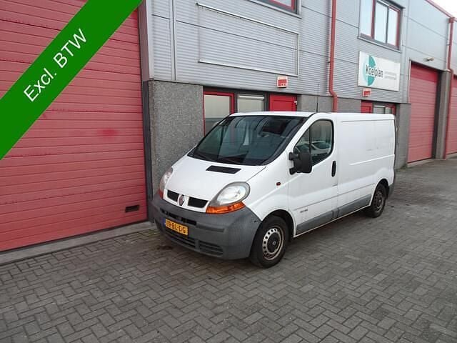 Wit Gebruikt 2004 Renault Trafic Van | € 1.990 (Eerlijke prijs) - Afbeelding 1/4