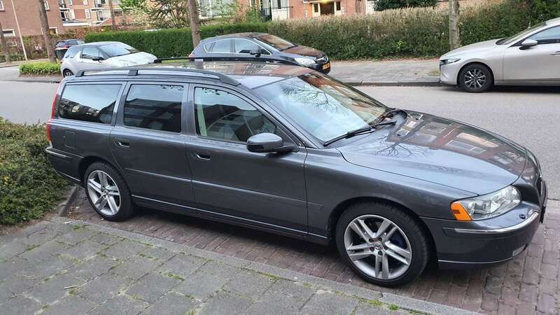 Grijs Gebruikt 2006 Volvo V70 Stationwagen | € 1.650 (Super prijs) - Afbeelding 1/4