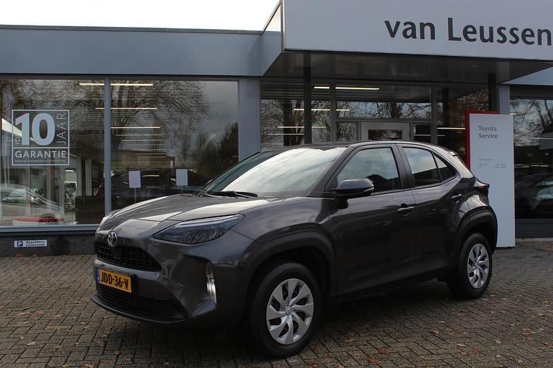 Grijs Gebruikt 2024 Toyota Yaris Cross SUV | € 25.499 (Super prijs) - Afbeelding 1/1